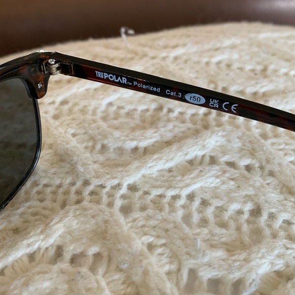 Foster Grant TruPolar Sunglasses - Picture 4 of 11